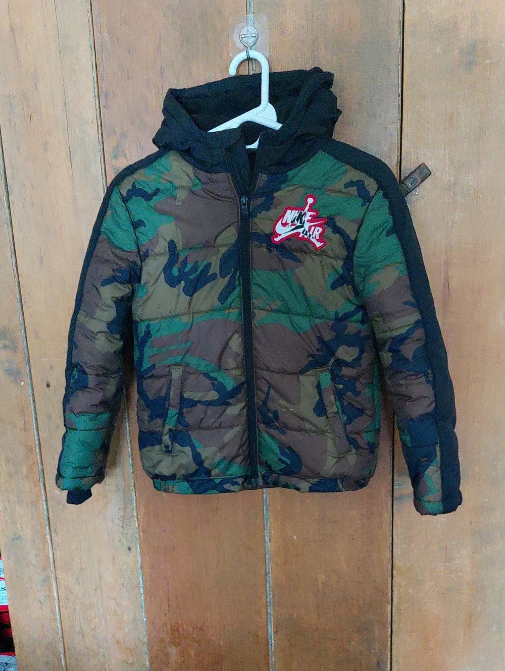 Nike Camouflage Hooded Puffer Jacket in Green and Brown with Black Trim